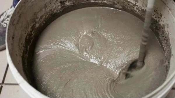 用了瓷磚膠，還需要用背膠嗎？易高好膩?zhàn)痈嬖V您