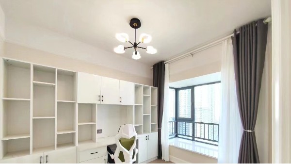 乳膠漆墻面開裂？別慌，昆明乳膠漆廠家教你3個(gè)方法解決