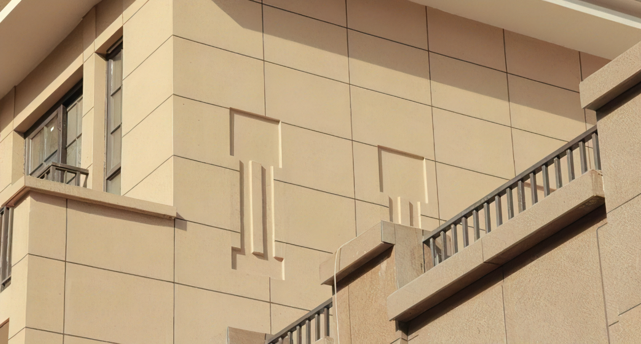 昆明仿石漆廠家告訴您，外墻仿石漆如何裝修施工能節(jié)省用料？